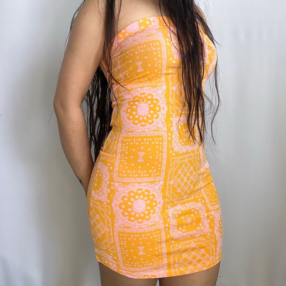Urban Outfitters Summer Paisley print bodycon dress in size small